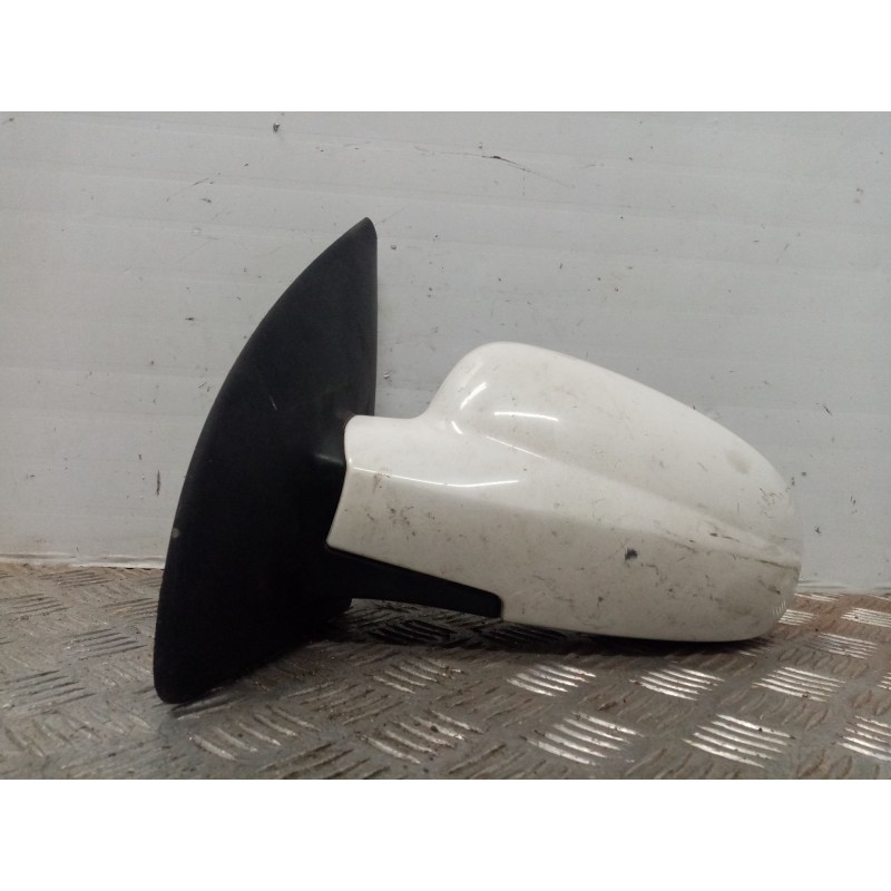 Recambio de retrovisor izquierdo para chevrolet kalos 1.2 se referencia OEM IAM 96406188  