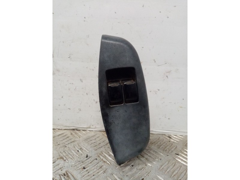 Recambio de mando elevalunas delantero izquierdo para chevrolet kalos 1.2 se referencia OEM IAM   