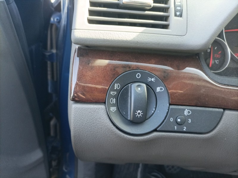 Recambio de mando luces para audi a4 avant (8e) referencia OEM IAM   