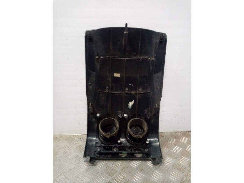 Recambio de mascara central de salpicadero para chevrolet kalos 1.2 se referencia OEM IAM   