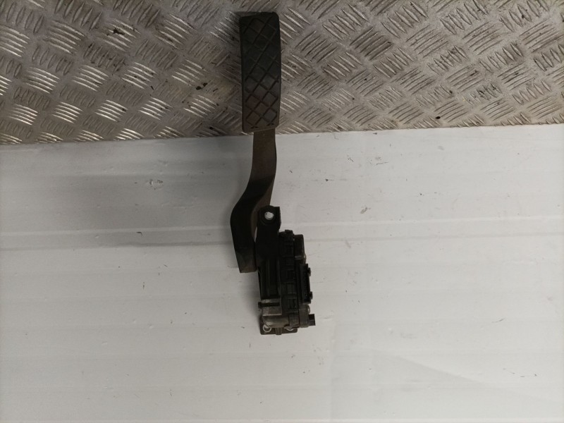 Recambio de potenciometro pedal para audi a4 avant (8e) referencia OEM IAM 8E1721523A  