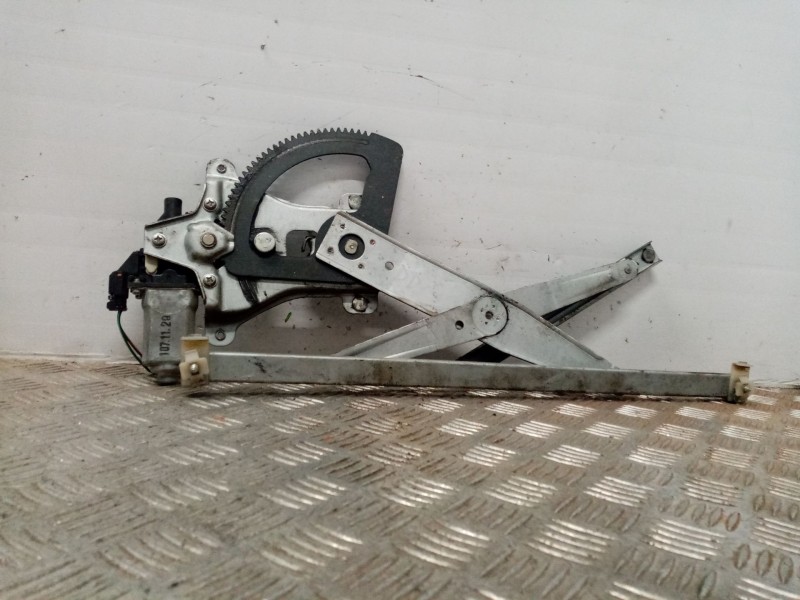 Recambio de elevalunas delantero derecho para chevrolet kalos 1.2 se referencia OEM IAM 95015330  