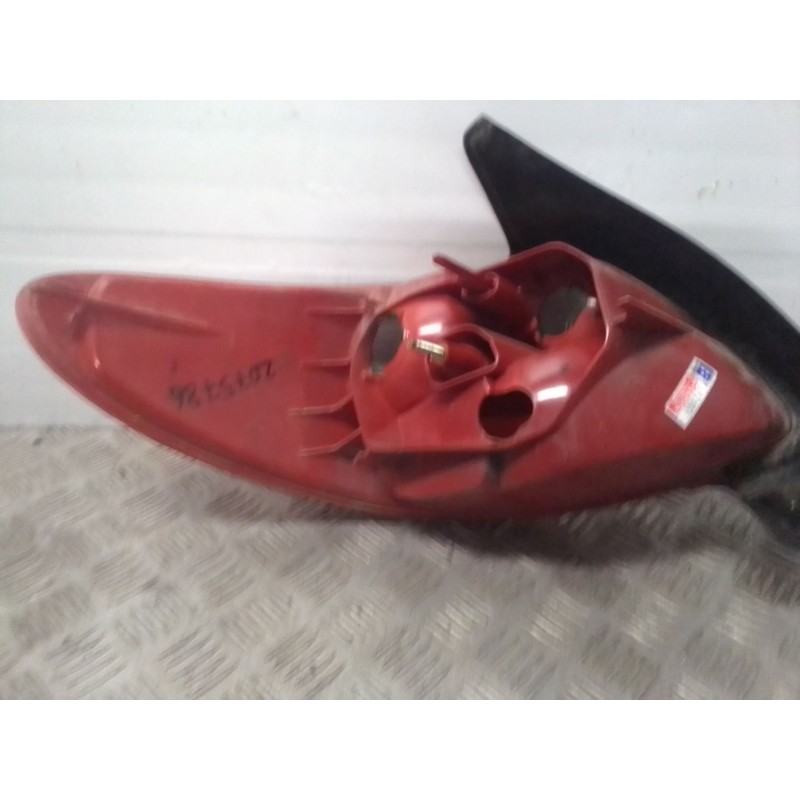Recambio de piloto trasero derecho para peugeot 206 berlina xt referencia OEM IAM    Recambio de piloto trasero derecho para peugeot 206 berlina xt referencia OEM IAM