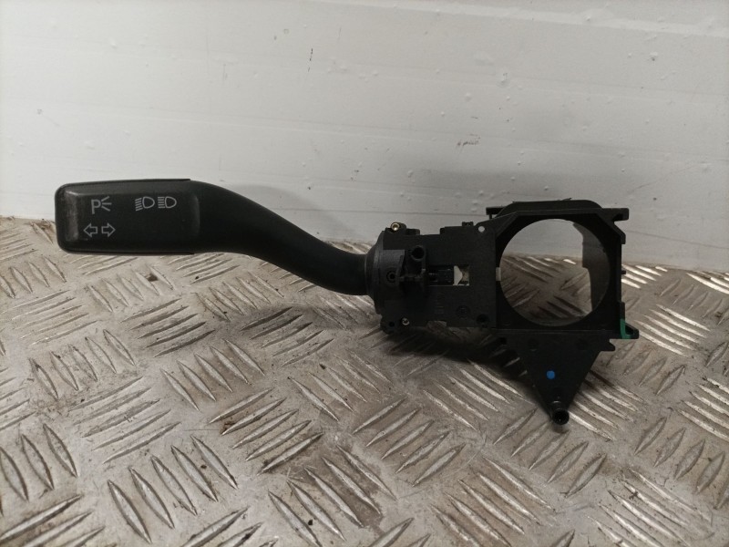 Recambio de mando intermitentes para audi a4 avant (8e) referencia OEM IAM 8E0953513A  