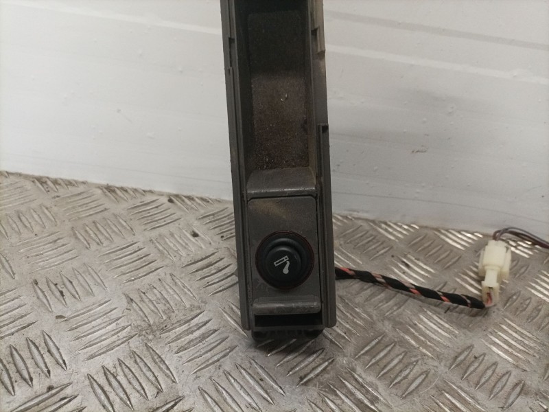 Recambio de mechero para audi a4 avant (8e) referencia OEM IAM 8E0863284B  