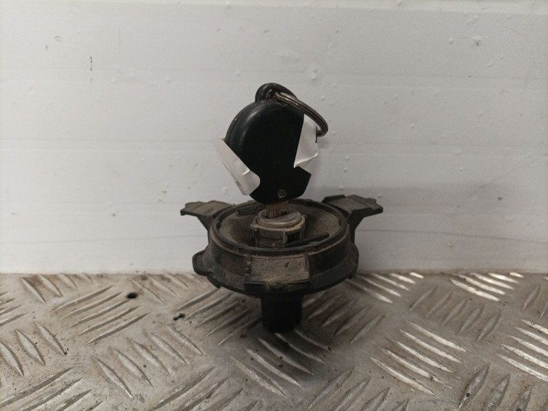 Recambio de tapon combustible para peugeot 206 berlina referencia OEM IAM   