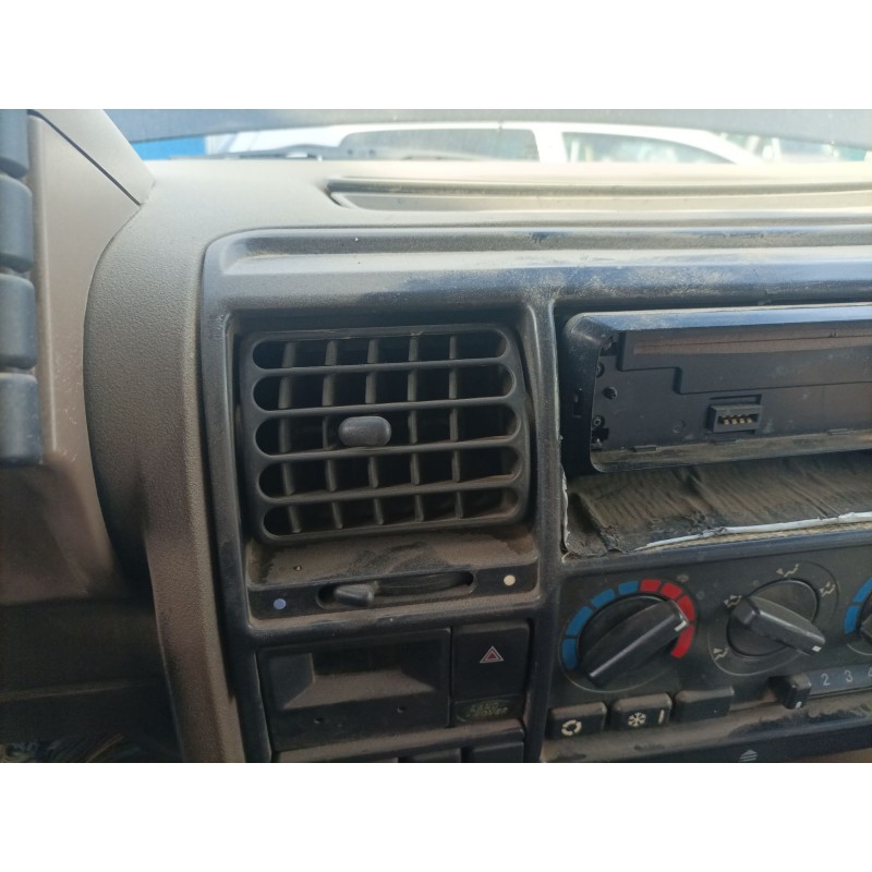 Recambio de rejilla aireadora para land rover discovery (salljg/lj) 2.5 turbodiesel referencia OEM IAM   