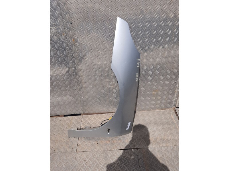 Recambio de aleta delantera izquierda para peugeot 407 st confort referencia OEM IAM   