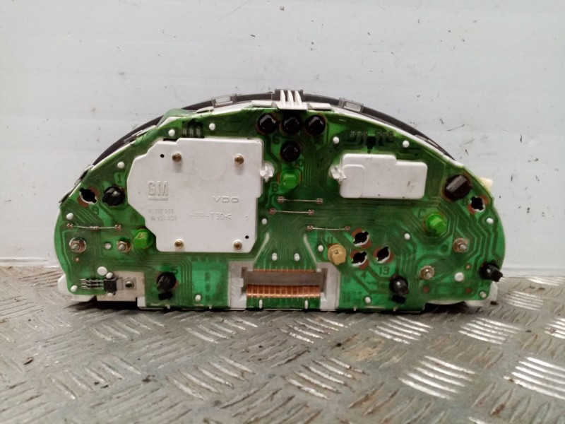 Recambio de cuadro instrumentos para opel tigra 1.4 16v referencia OEM IAM 90386323 90534403  Recambio de cuadro instrumentos para opel tigra 1.4 16v referencia OEM IAM 90386323 90534403