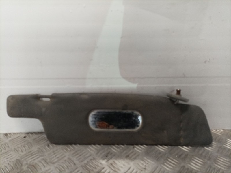 Recambio de parasol derecho para renault 9 tse referencia OEM IAM 7701203042  