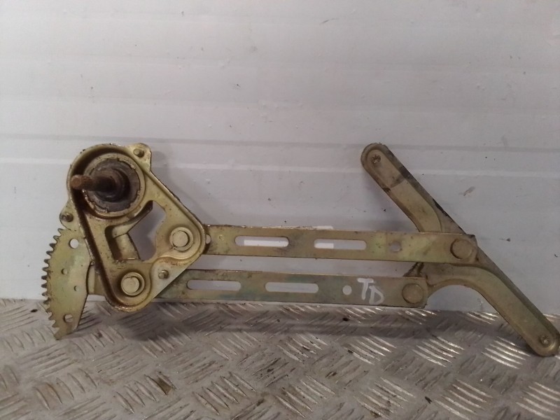 Recambio de elevalunas trasero derecho para renault 9 tse referencia OEM IAM 7700757190  