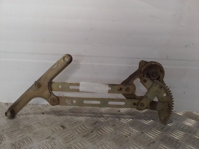 Recambio de elevalunas trasero derecho para renault 9 tse referencia OEM IAM 7700757190  