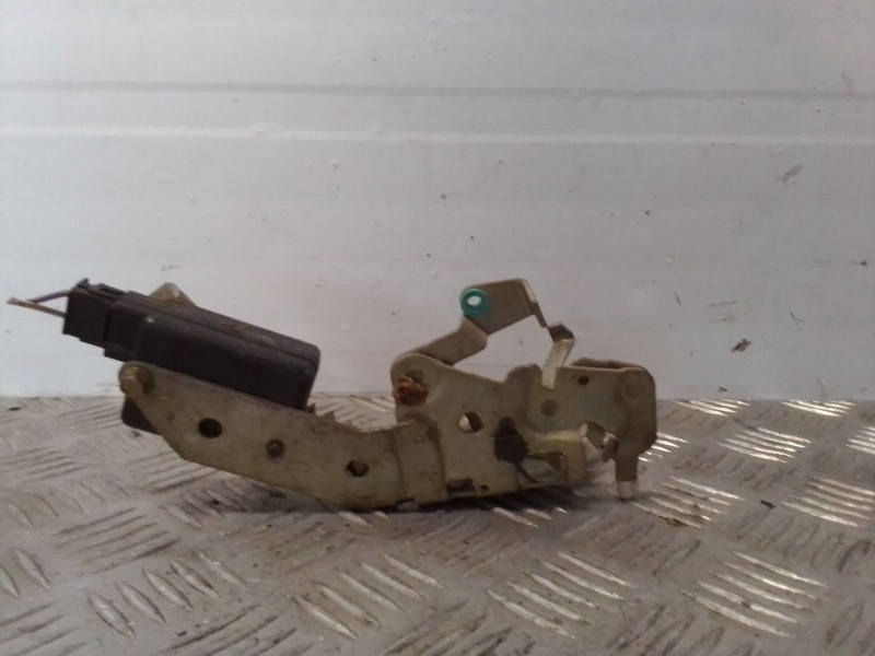 Recambio de cerradura puerta trasera derecha para renault 9 tse referencia OEM IAM 7701027626  