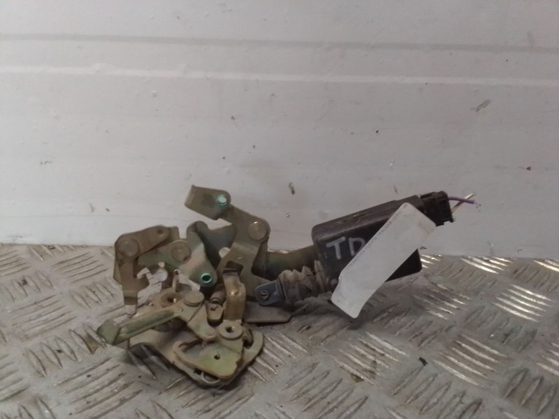 Recambio de cerradura puerta trasera derecha para renault 9 tse referencia OEM IAM 7701027626  