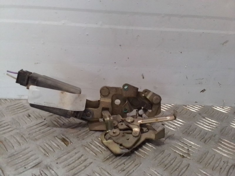 Recambio de cerradura puerta trasera izquierda para renault 9 tse referencia OEM IAM 7701027625  