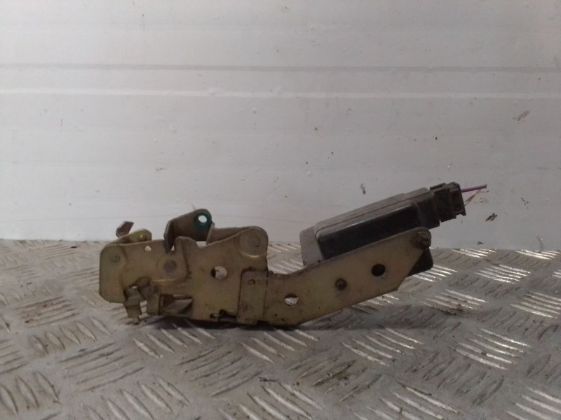 Recambio de cerradura puerta trasera izquierda para renault 9 tse referencia OEM IAM 7701027625  