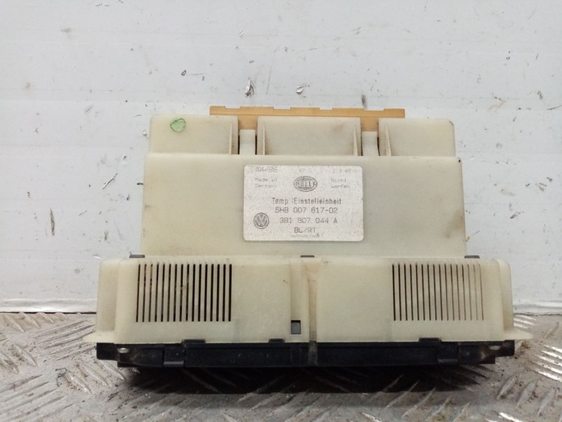 Recambio de mando climatizador para volkswagen golf iv berlina (1j1) referencia OEM IAM 5HB00761702 3B1907044A 