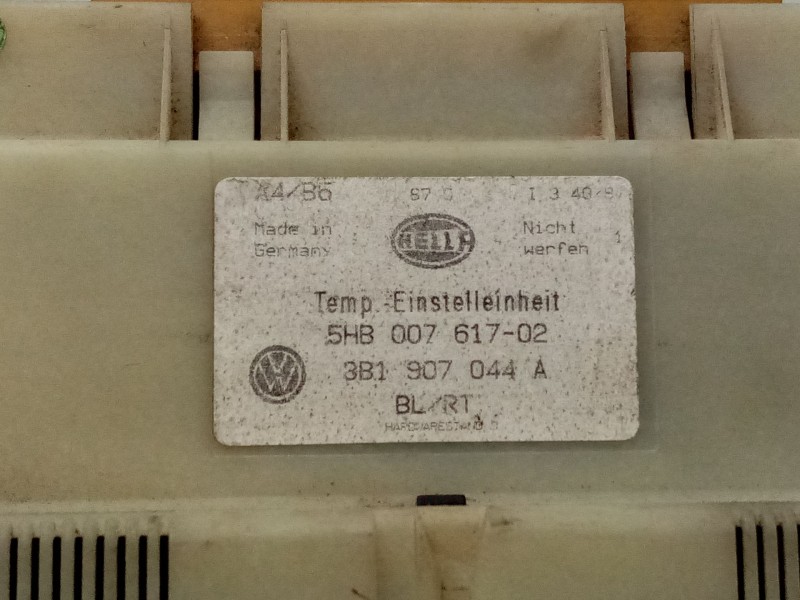 Recambio de mando climatizador para volkswagen golf iv berlina (1j1) referencia OEM IAM 5HB00761702 3B1907044A 