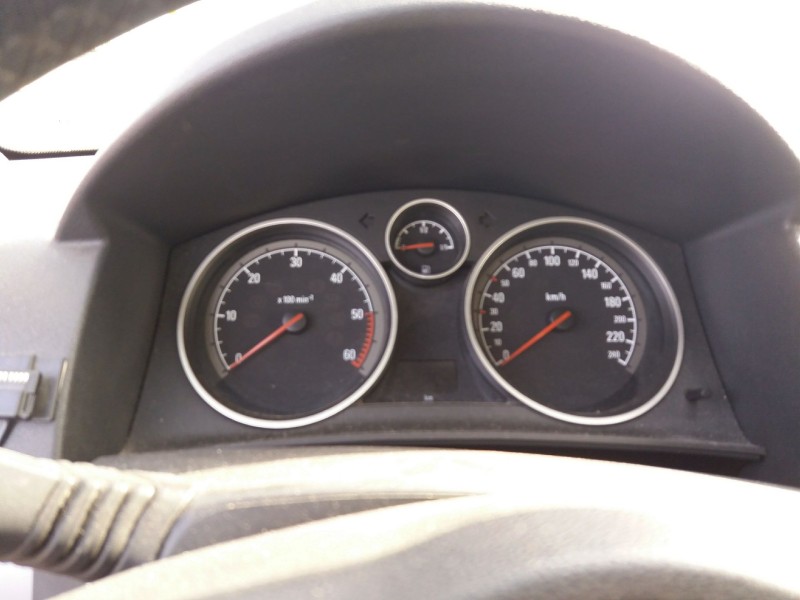 opel astra h gtc (a04) del año 2005