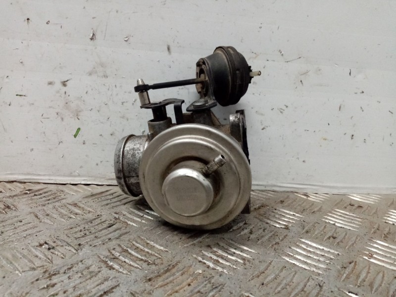 Recambio de valvula egr para volkswagen golf iv berlina (1j1) referencia OEM IAM 038129637B  