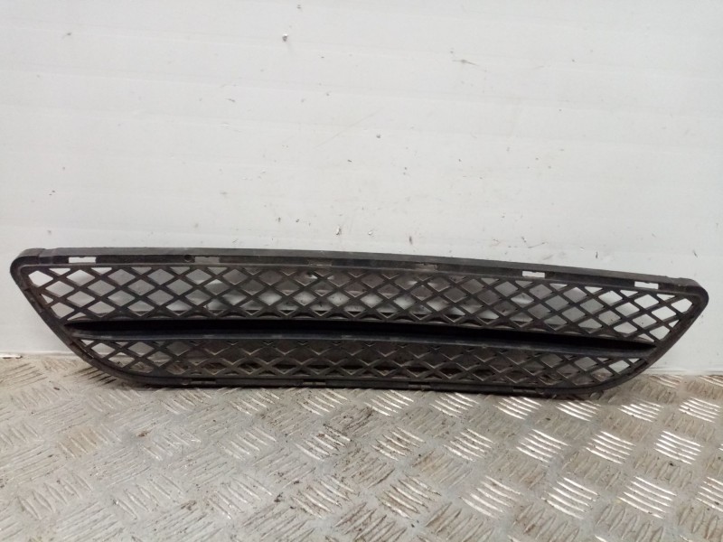 Recambio de rejilla delantera para bmw serie 3 berlina (e90) 320d referencia OEM IAM 51117154556  