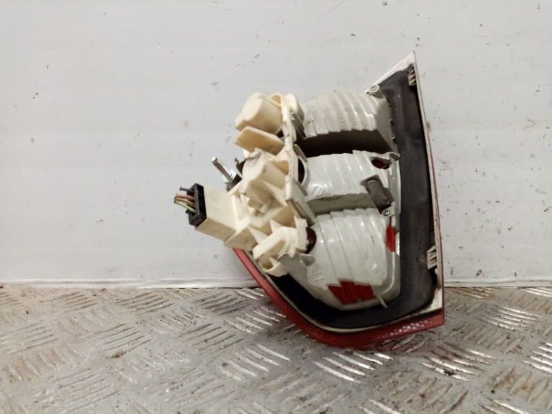 Recambio de piloto trasero izquierdo interior para bmw serie 3 berlina (e90) 320d referencia OEM IAM   