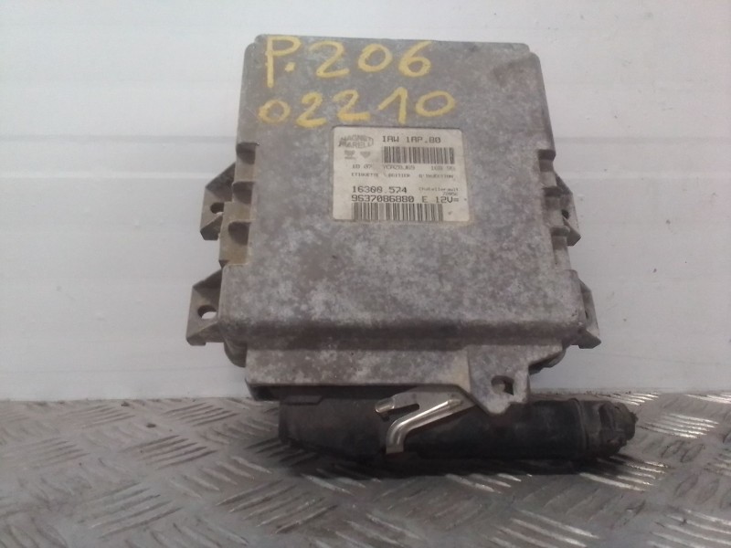 Recambio de centralita motor uce para peugeot 206 berlina 1.1 referencia OEM IAM 96370086880 16300574 