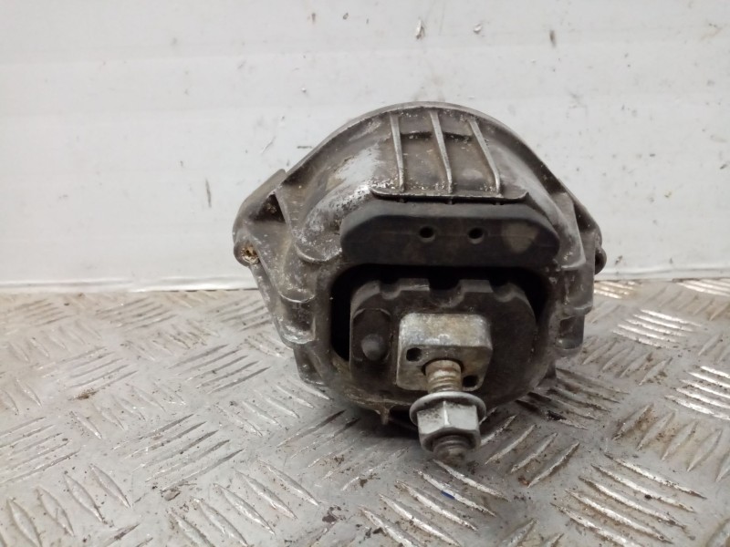 Recambio de soporte motor para bmw serie 3 berlina (e90) 320d referencia OEM IAM 13981112  