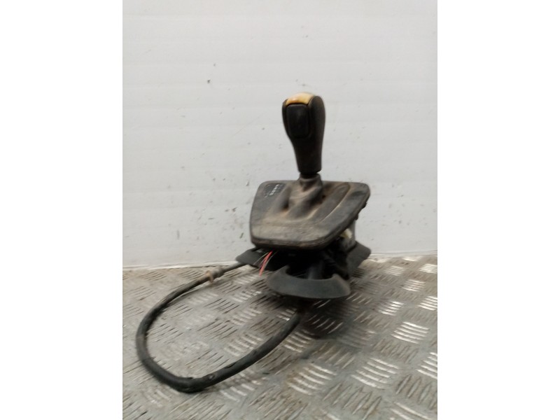 Recambio de palanca cambio para bmw serie 3 berlina (e90) 320d referencia OEM IAM 25117560914  