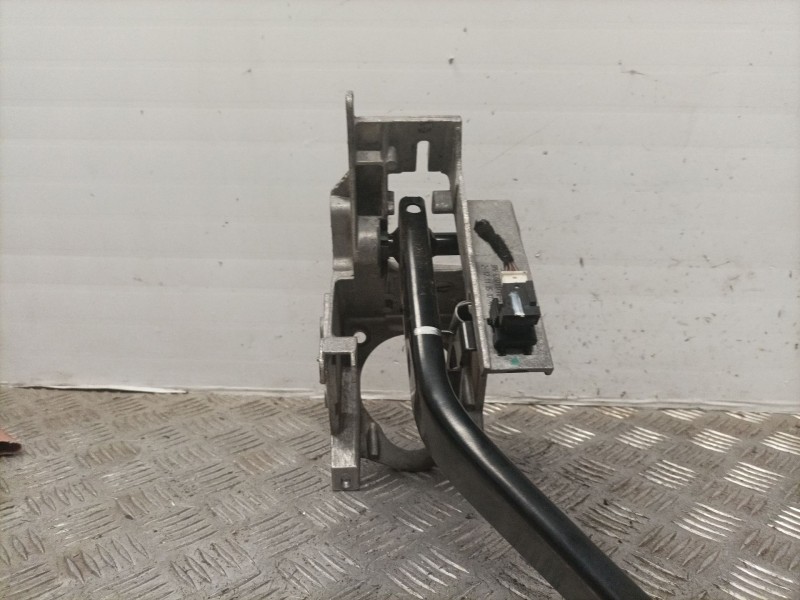 Recambio de pedal freno para bmw serie 3 berlina (e90) 320d referencia OEM IAM 42322403  