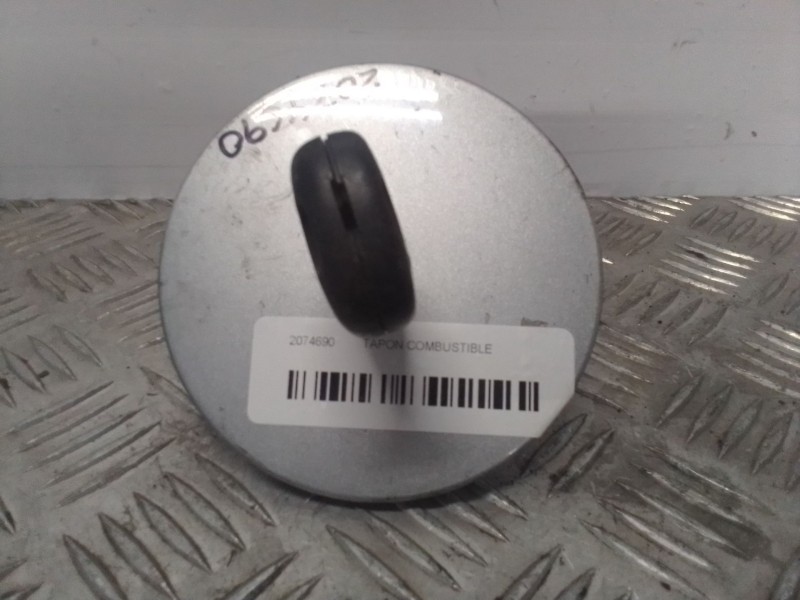 Recambio de tapon combustible para peugeot 206 berlina referencia OEM IAM   