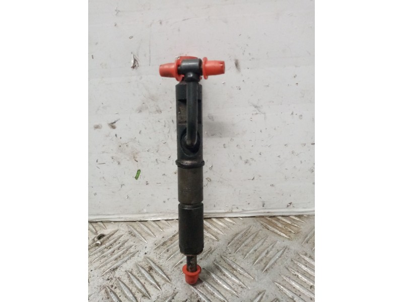 Recambio de inyector para nissan cabstar e bd30 referencia OEM IAM KBAL85P48 85P48 