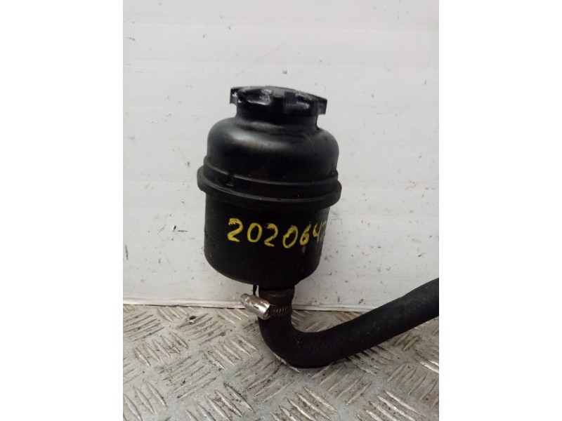 Recambio de deposito servo para nissan cabstar e bd30 referencia OEM IAM PA66GF25  