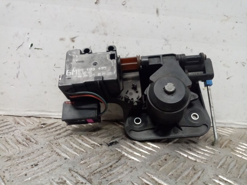 Recambio de maneta exterior porton para opel corsa c 1.3 16v cdti cat (z 13 dt / ln9) referencia OEM IAM 90534783  