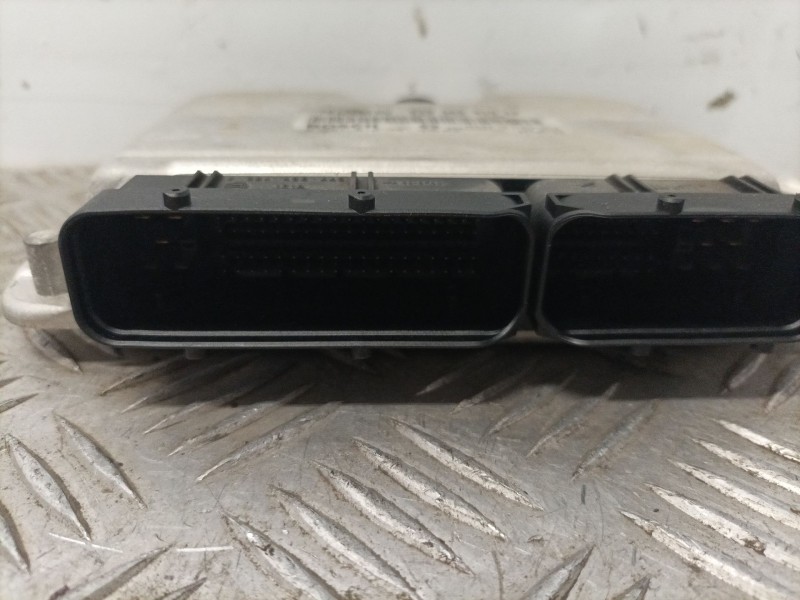 Recambio de centralita motor uce para volkswagen passat berlina (3b3) referencia OEM IAM 038906019EP 0281010701 