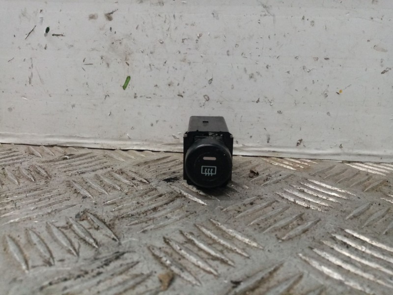 Recambio de interruptor calefaccion luna trasera para tata indica referencia OEM IAM   