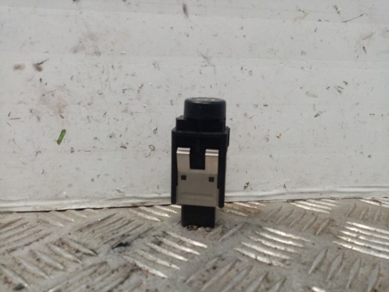 Recambio de interruptor para tata indica referencia OEM IAM   