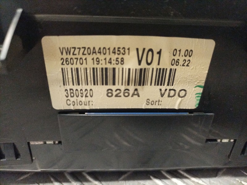 Recambio de cuadro instrumentos para volkswagen passat berlina (3b3) referencia OEM IAM 3B0920826A  