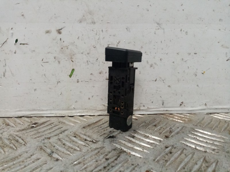 Recambio de interruptor para kia carens 2.0 turbodiesel cat referencia OEM IAM   