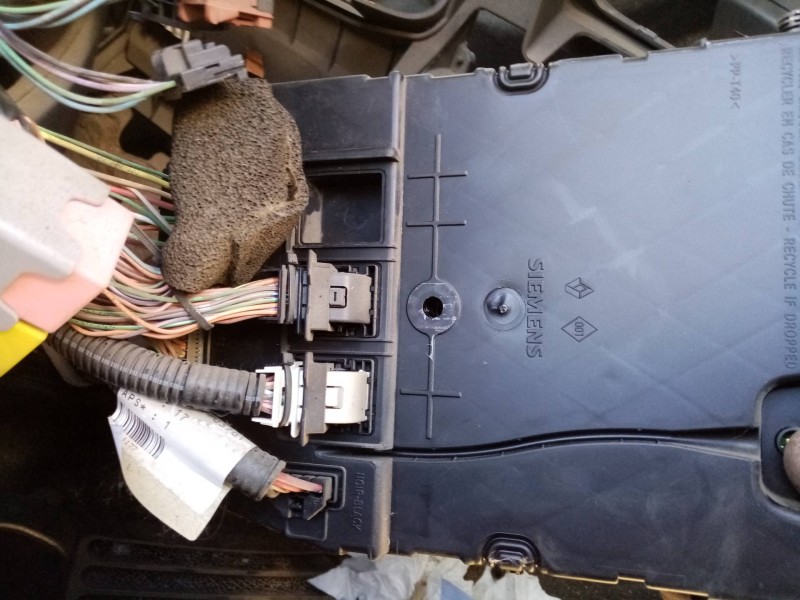 renault scenic ii 2.0 dci diesel cat   |   0.03 - 0.09 | 2003 - 2009 | 150 cv / 110 kw del año 2003