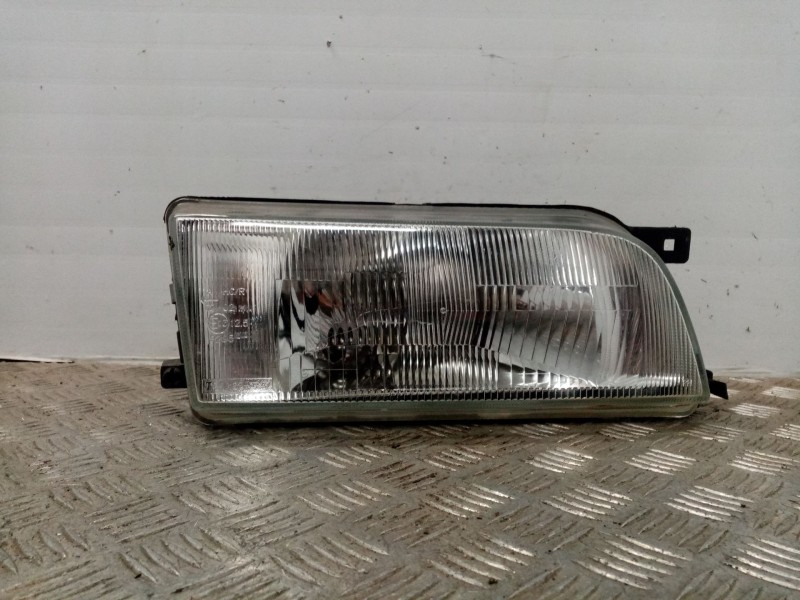 Recambio de faro derecho para nissan sunny berlina (n14) 2.0 diesel referencia OEM IAM   