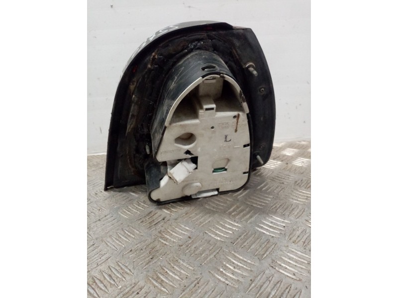 Recambio de piloto trasero izquierdo para nissan sunny berlina (n14) 2.0 diesel referencia OEM IAM   