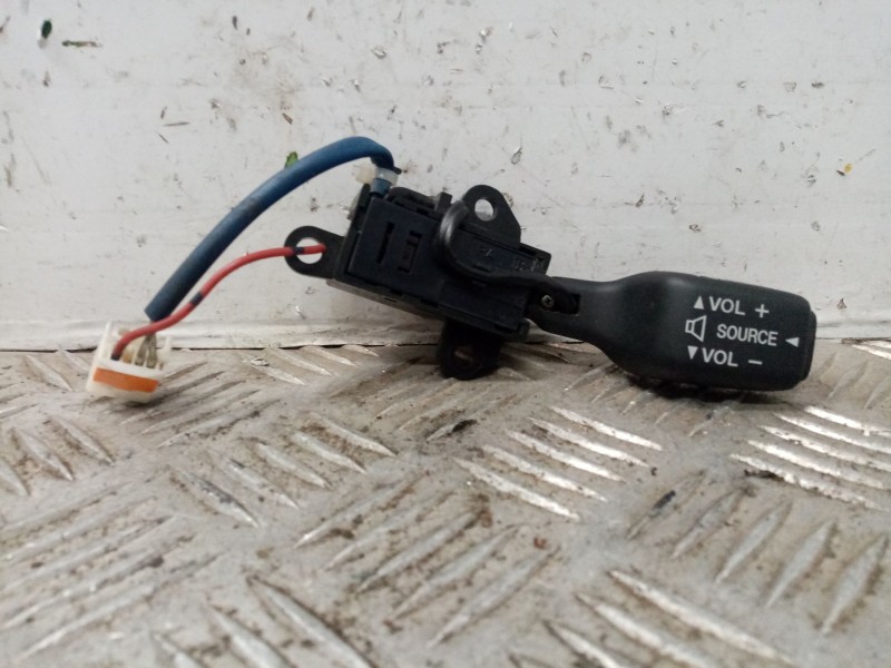 Recambio de mando control radio para mazda premacy (cp) 2.0 turbodiesel cat referencia OEM IAM   