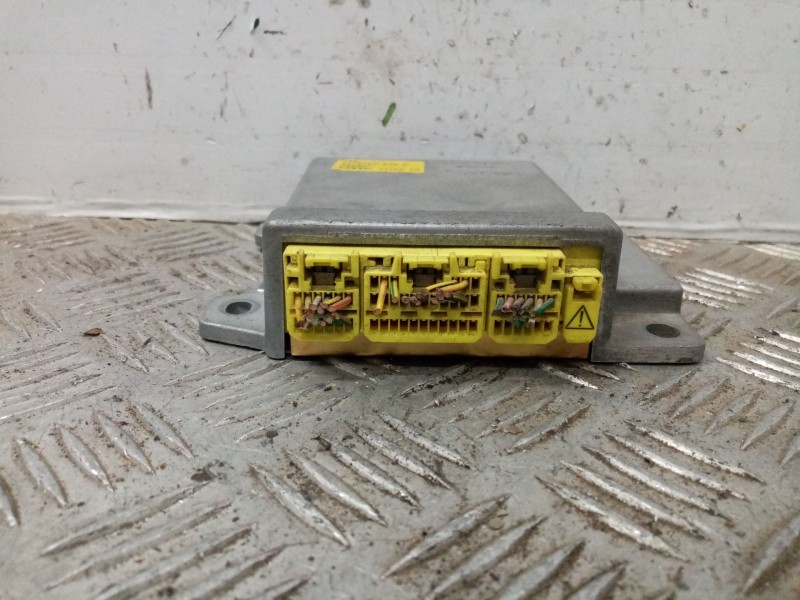 Recambio de centralita airbag para mazda premacy (cp) 2.0 turbodiesel cat referencia OEM IAM C17657K30B  