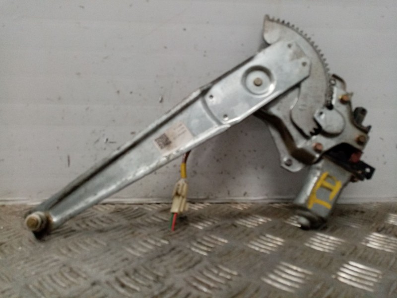 Recambio de elevalunas trasero izquierdo para mazda premacy (cp) 2.0 turbodiesel cat referencia OEM IAM 8621003932  