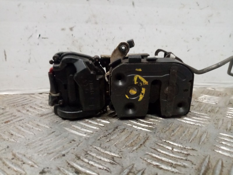 Recambio de cerradura puerta delantera izquierda para mazda premacy (cp) 2.0 turbodiesel cat referencia OEM IAM   