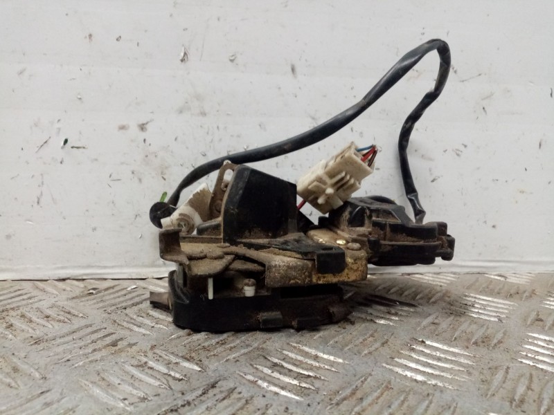 Recambio de cerradura puerta trasera derecha para mazda premacy (cp) 2.0 turbodiesel cat referencia OEM IAM   