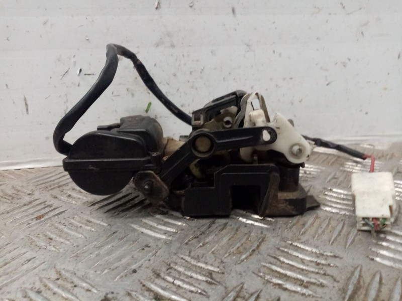 Recambio de cerradura puerta trasera derecha para mazda premacy (cp) 2.0 turbodiesel cat referencia OEM IAM   