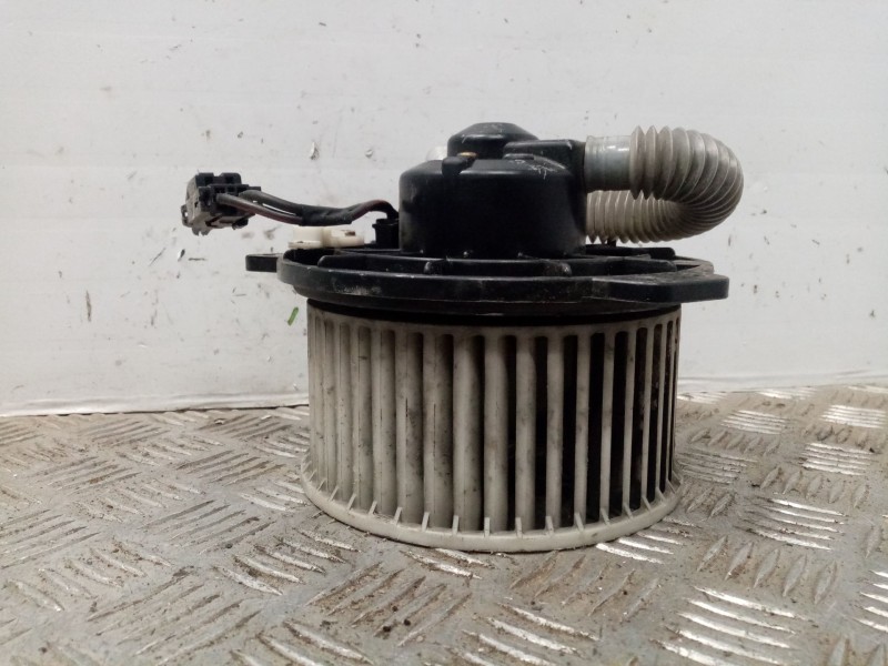 Recambio de ventilador calefaccion para mazda premacy (cp) 2.0 turbodiesel cat referencia OEM IAM 894000003  