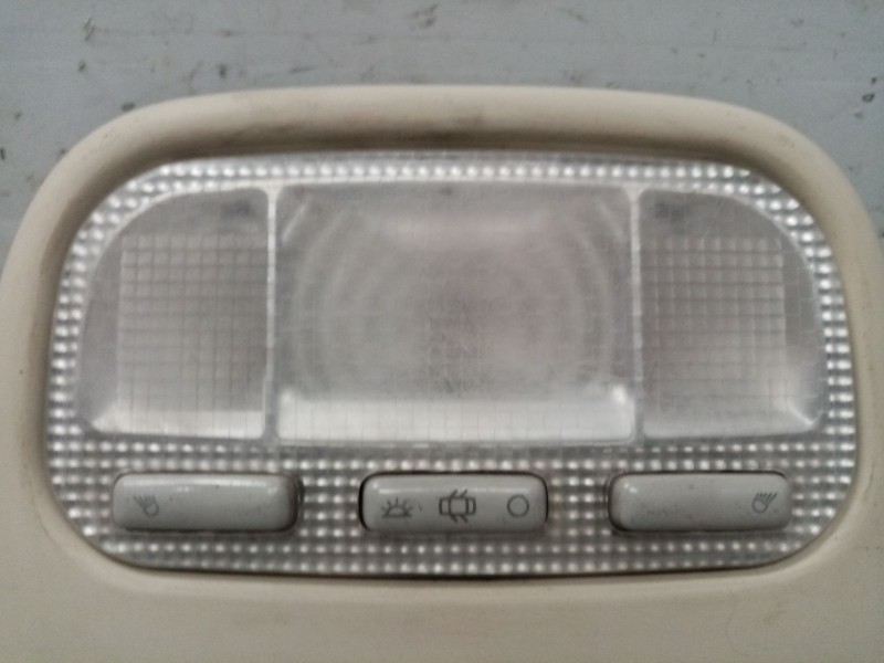 Recambio de luz interior para citroen c4 berlina vtr plus referencia OEM IAM 9680713880  